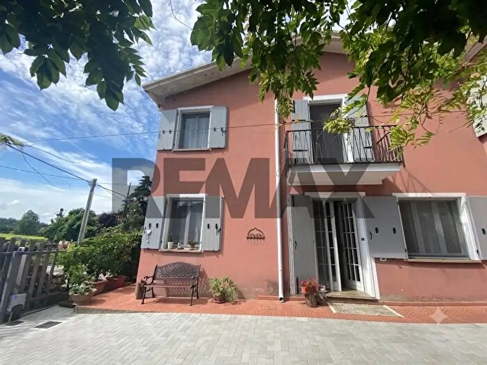 Casa con 5 locali in vendita in Torreglia