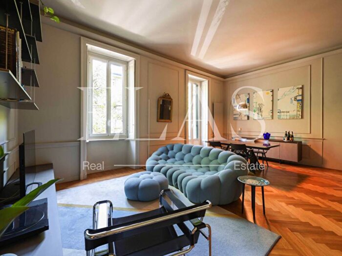 Appartamento trilocale in affitto in Via Alberto da Giussano, Pagano, Milano