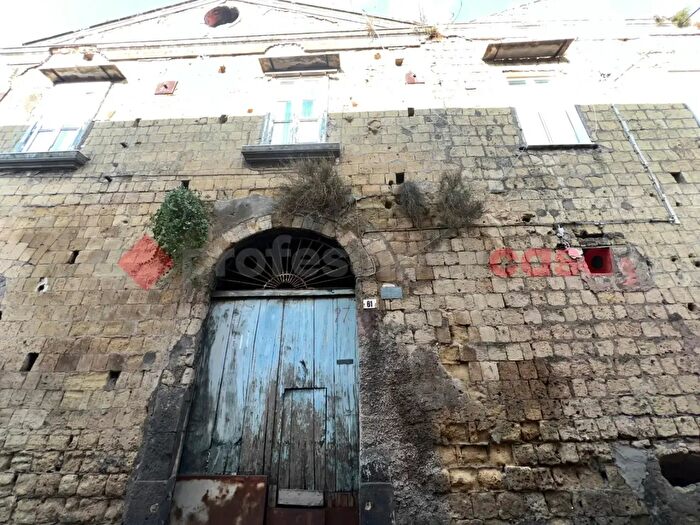 Casa con 8 locali in vendita in Via Picenna, San Giorgio A Cremano