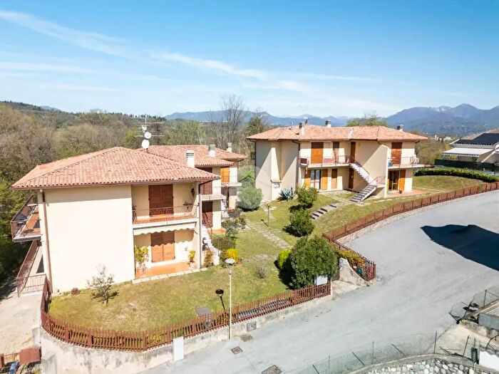 Appartamento quadrilocale in vendita in Vicolo Montusine, Soiano Del Lago