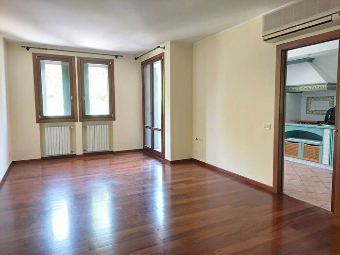 Appartamento quadrilocale in affitto in via carlo alberto, Piazza del Grano Burchiellati, Treviso