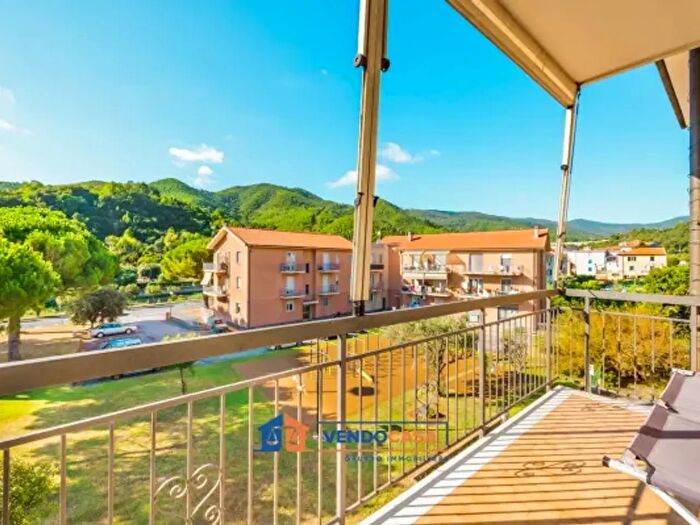 Appartamento quadrilocale in vendita in Via Piave l, Vado Ligure