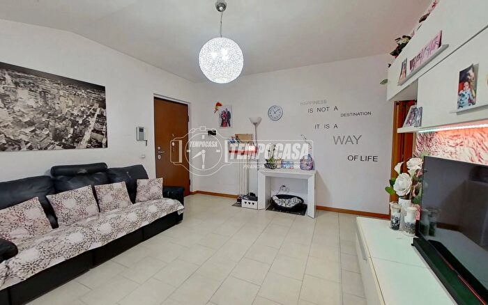 Appartamento trilocale in vendita in Corso Isonzo C, Seveso