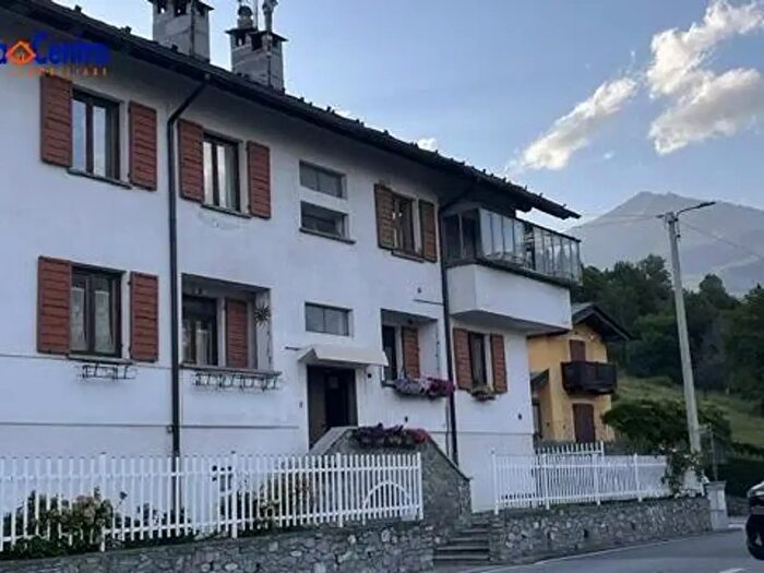 Appartamento quadrilocale in vendita in Frazione Chez Sentin, Gignod