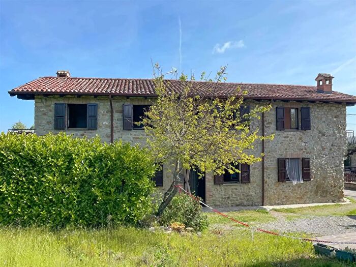 Casa con 8 locali in vendita in Via SantAlberto, Ponte Nizza