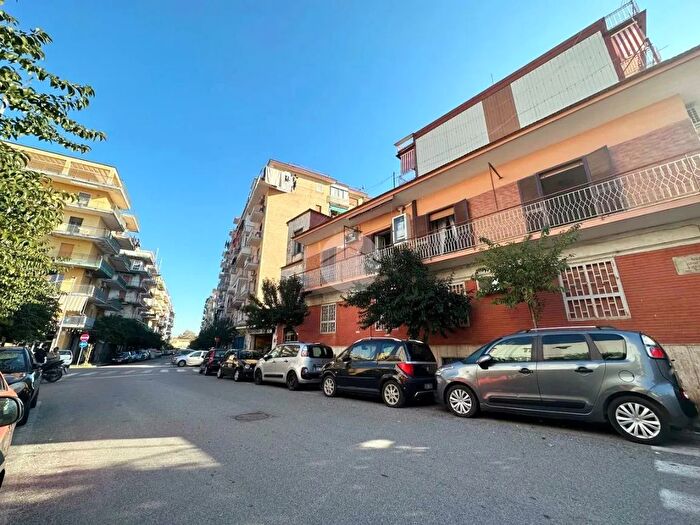 Appartamento con 6 locali in vendita in Via Aniello Falcone, Casavatore