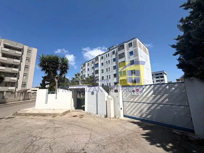 Appartamento quadrilocale in vendita in Via Tiziano, Brindisi