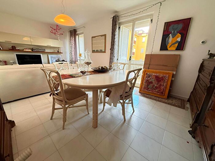 Appartamento quadrilocale in vendita in Via Tescione, Caserta