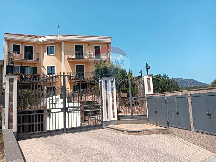 Appartamento con 6 locali in vendita in Via Archimede, Belpasso