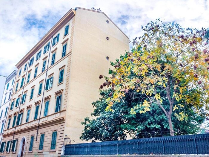 Casa con 5 locali in affitto in Via Castelfidardo, Castro Pretorio, Roma