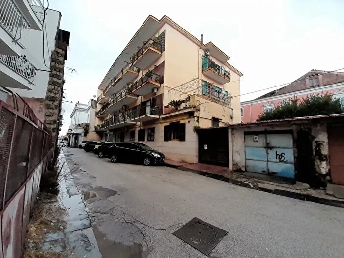 Appartamento con 5 locali in vendita in Caivano