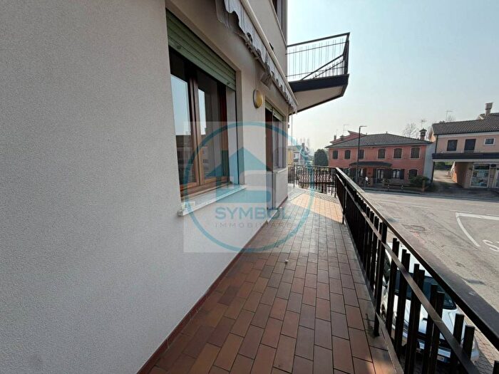 Appartamento trilocale in affitto in Via Albinoni, Robegano, Salzano