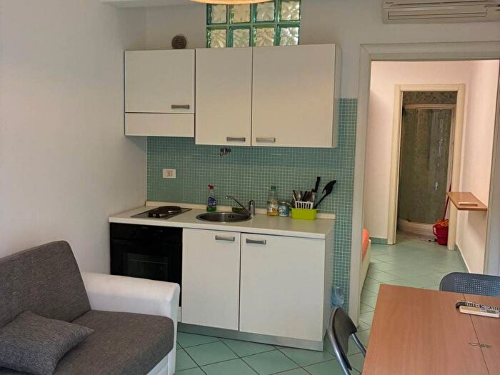 Appartamento bilocale in affitto in Via Lungobrugiano, Marina di Massa Centro, Massa