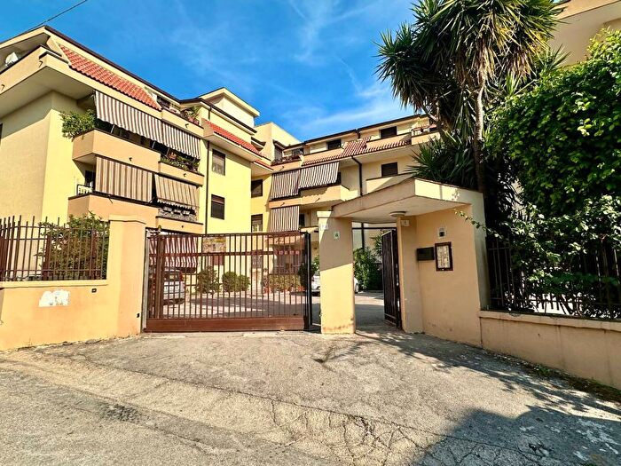 Appartamento quadrilocale in affitto in Via D'Elena, Centurano, Caserta