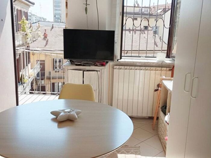 Appartamento monolocale in affitto in Via Paolo Frisi, Porta Venezia, Milano