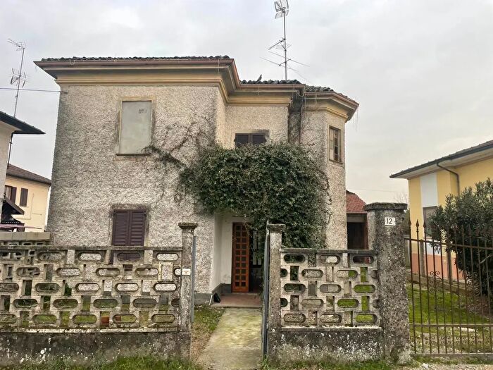 Casa quadrilocale in vendita in Mortara