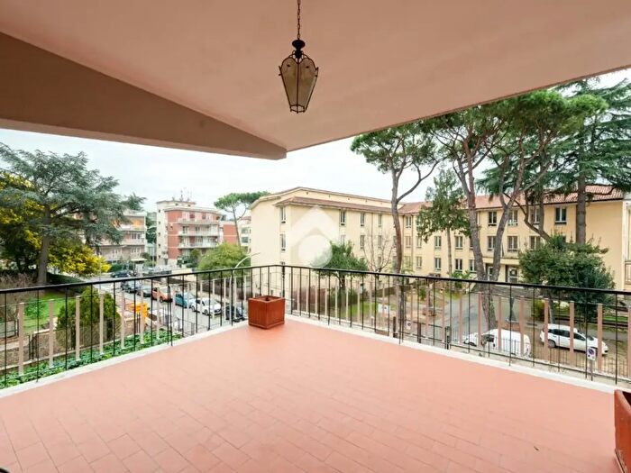 Appartamento con 5 locali in affitto in Via Giancarlo Bitossi, Roma