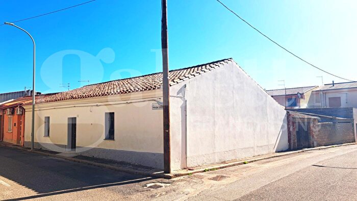 Casa con 5 locali in vendita in Via Principe Umberto, Oristano