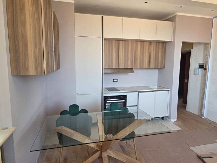 Appartamento trilocale in affitto in Via Fratelli Pellas, Centro, Perugia