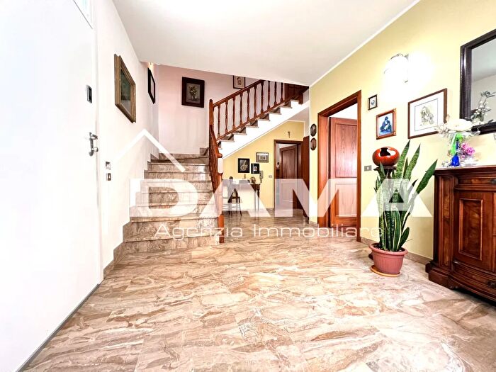 Casa con 7 locali in vendita in Via SantIlario, Forli