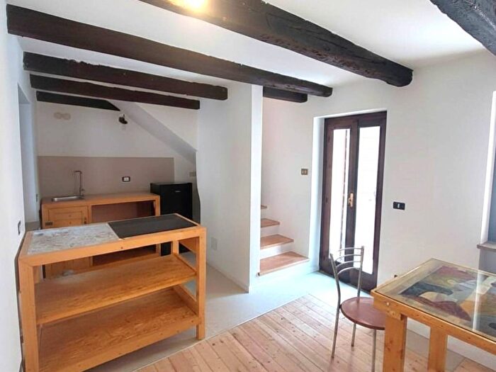 Casa bilocale in affitto in Veronetta, Verona