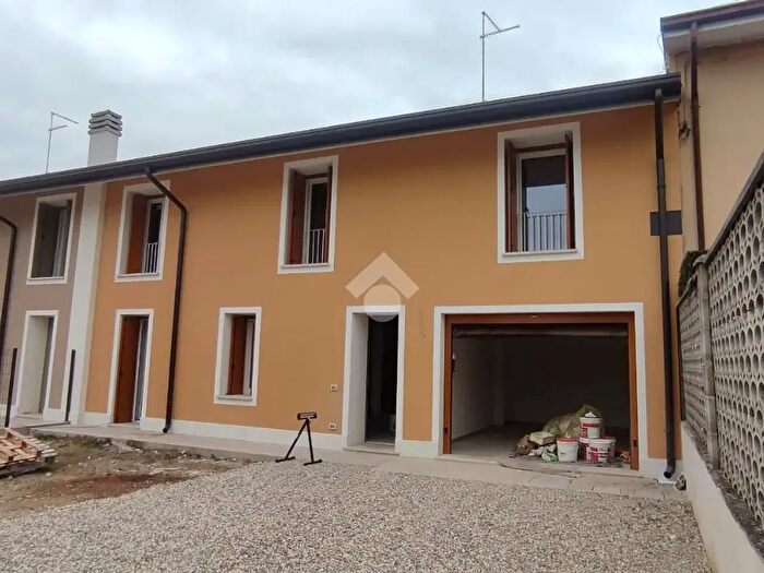 Casa con 5 locali in vendita in Cerea