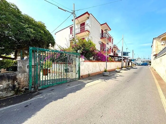 Appartamento quadrilocale in vendita in Via Sacello di Miseno, Bacoli