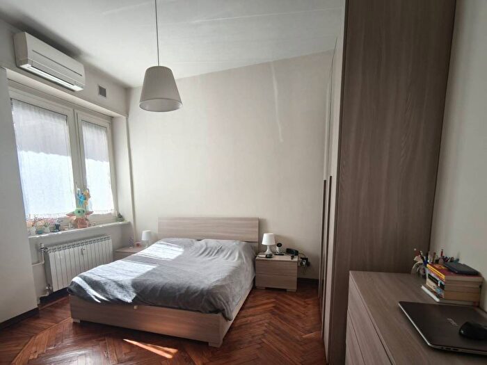 Appartamento trilocale in affitto in Via Amedeo Peyron, San Donato, Torino