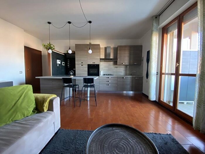 Appartamento trilocale in vendita in Via Carlo Marx, Carpi