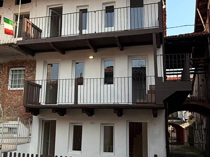 Appartamento quadrilocale in affitto in Via Roma, Banchette