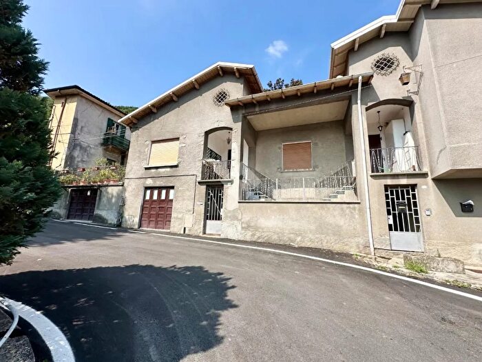 Casa bilocale in vendita in Via Alessandro Pizzagalli Magno, Airuno