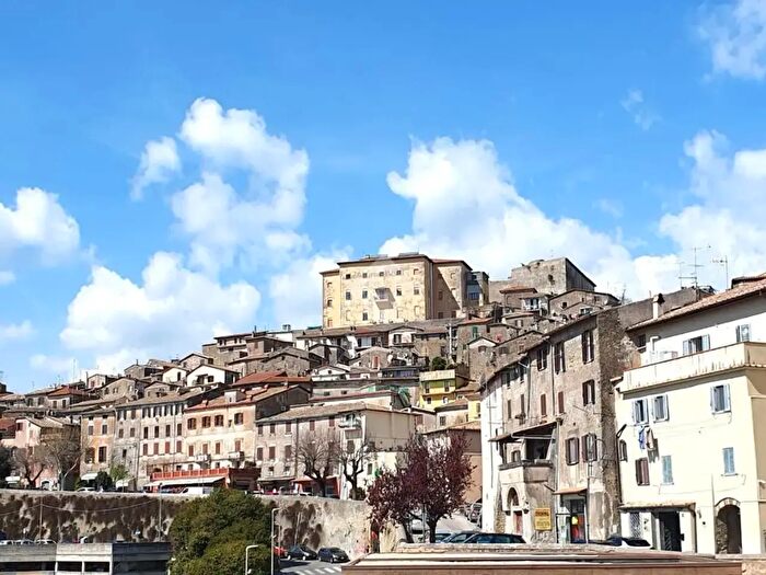 Appartamento trilocale in vendita in Via Moele Tosi, Paliano