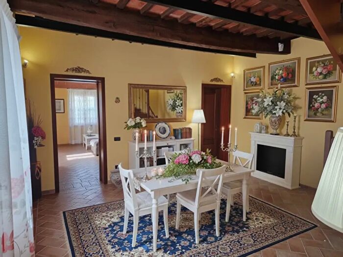 Appartamento con 5 locali in vendita in Peccioli