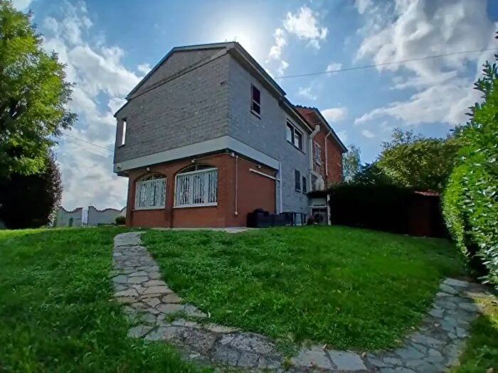 Casa quadrilocale in vendita in Castana