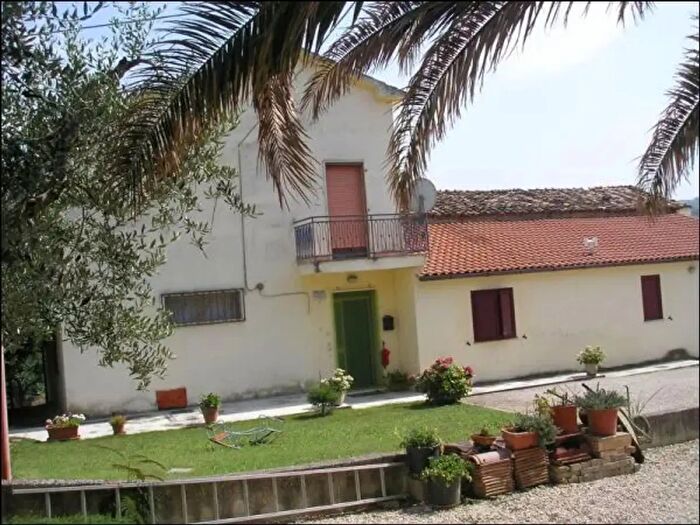 Casa in vendita in Penne