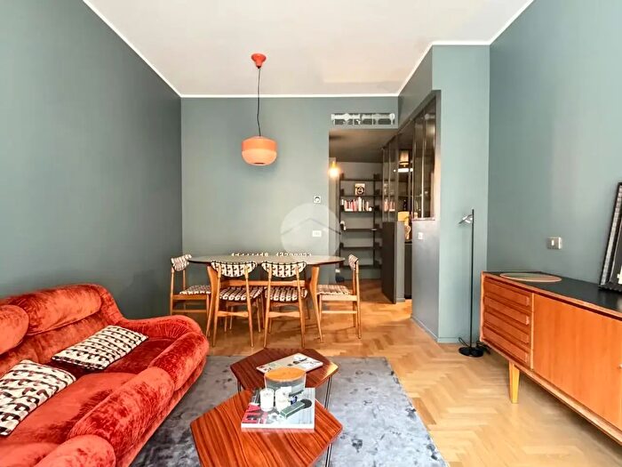 Appartamento trilocale in vendita in Via Emilio Morosini, Milano