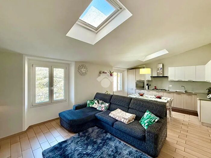 Appartamento trilocale in vendita in Via Renzo degli Innocenti, Prato