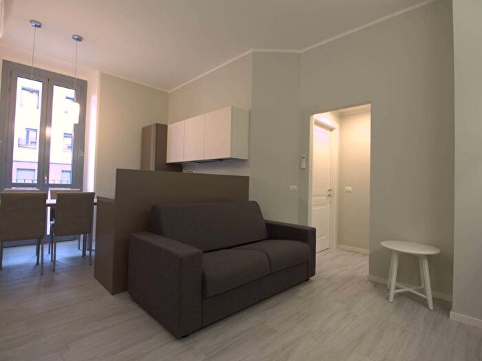 Appartamento bilocale in affitto in Via delle Forze Armate, Gambara, Milano