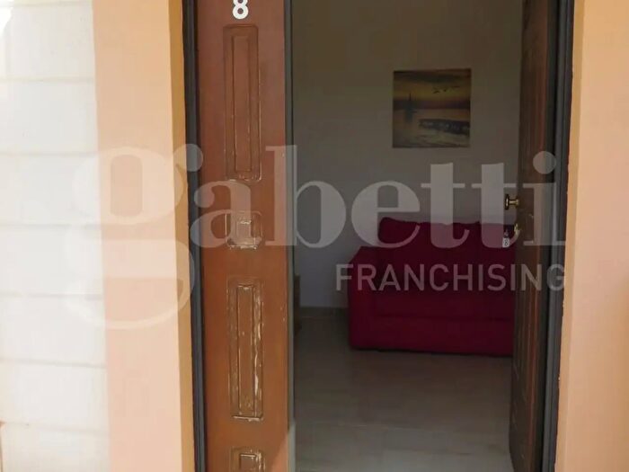 Appartamento trilocale in vendita in Via Vittorio Veneto, Giurdignano