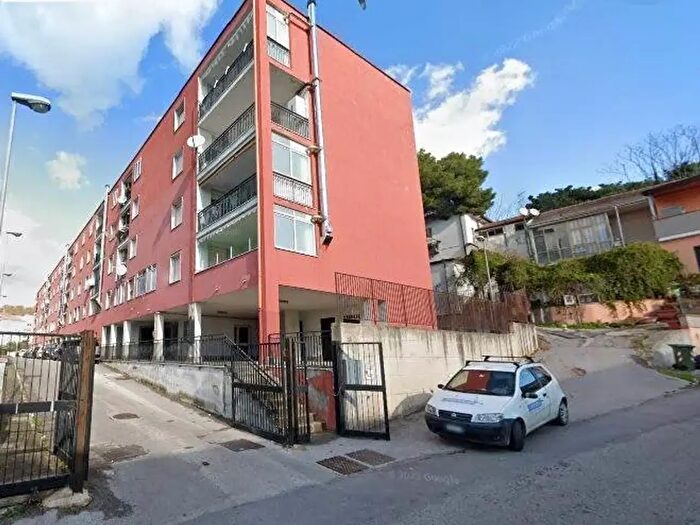 Appartamento trilocale in vendita in Via Roberto Mazzetti, Salerno
