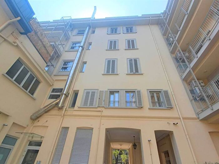 Appartamento bilocale in affitto in Via Solari, Solari, Milano