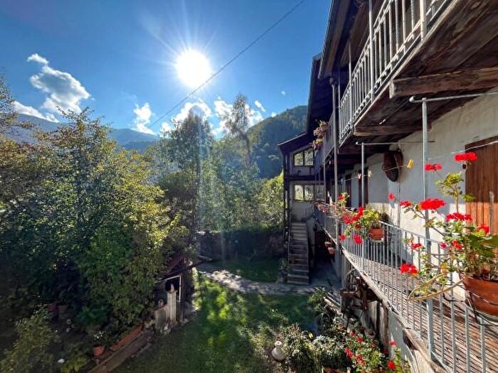 Casa con 6 locali in vendita in Pramollo