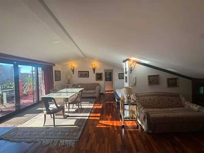 Appartamento trilocale in affitto in Via degli Ibernesi, Monti, Roma