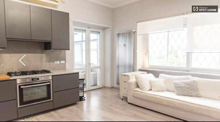 Appartamento trilocale in affitto in Via Ugo Bartolomei, Roma