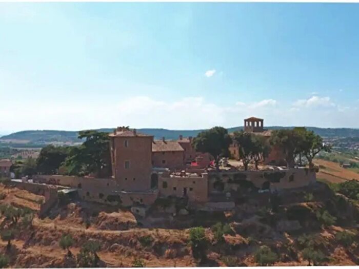 Casa con 6 locali in vendita in Magione