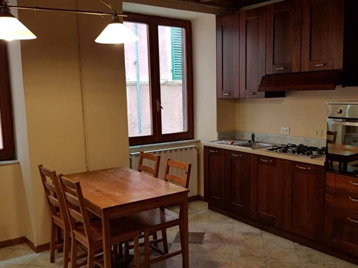 Appartamento bilocale in affitto in Piazza Erbe, Centro, Carrara