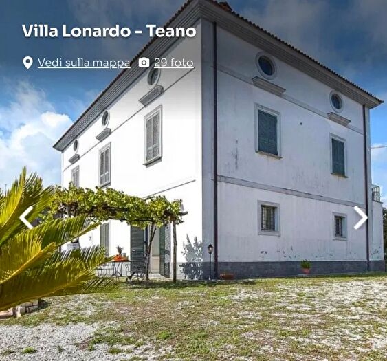 Casa con 10 locali in vendita in Viale Europa, Teano