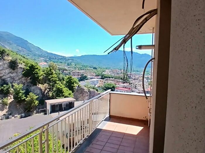 Appartamento con 6 locali in vendita in Via Bracigliano, Sarno