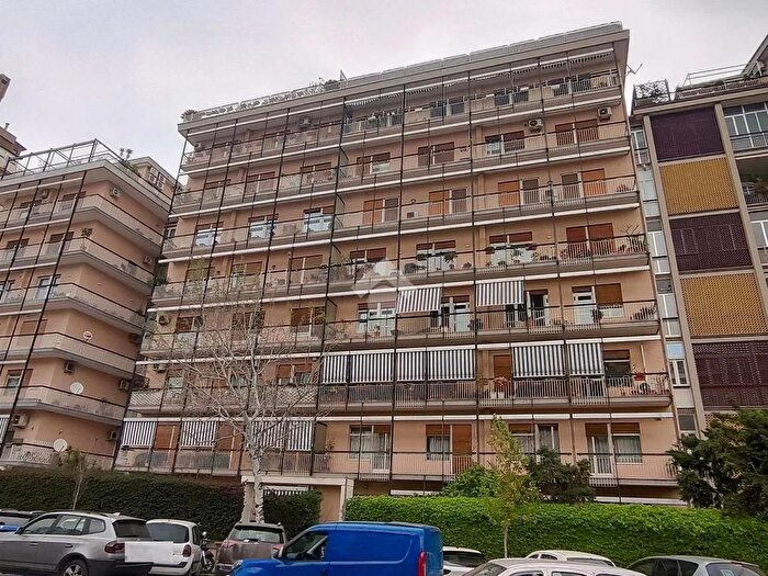Appartamento con 6 locali in vendita in Viale Campania, Palermo