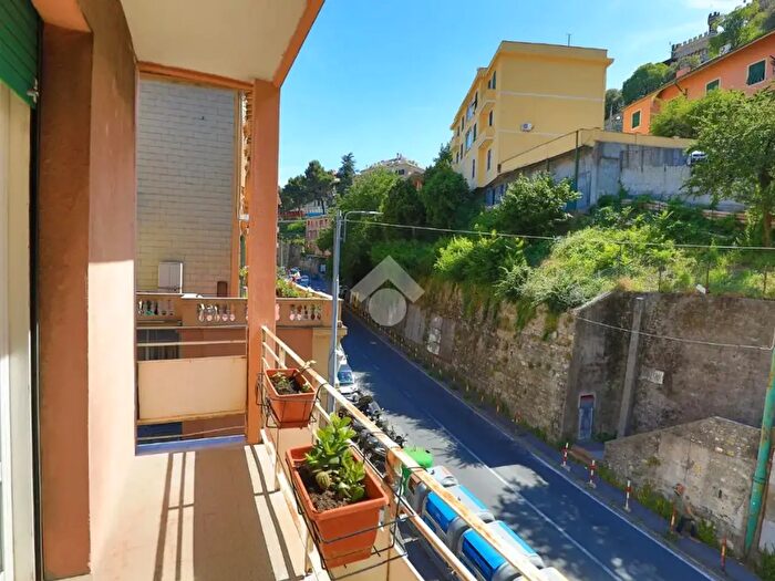 Appartamento con 5 locali in vendita in Via Montaldo, Genova